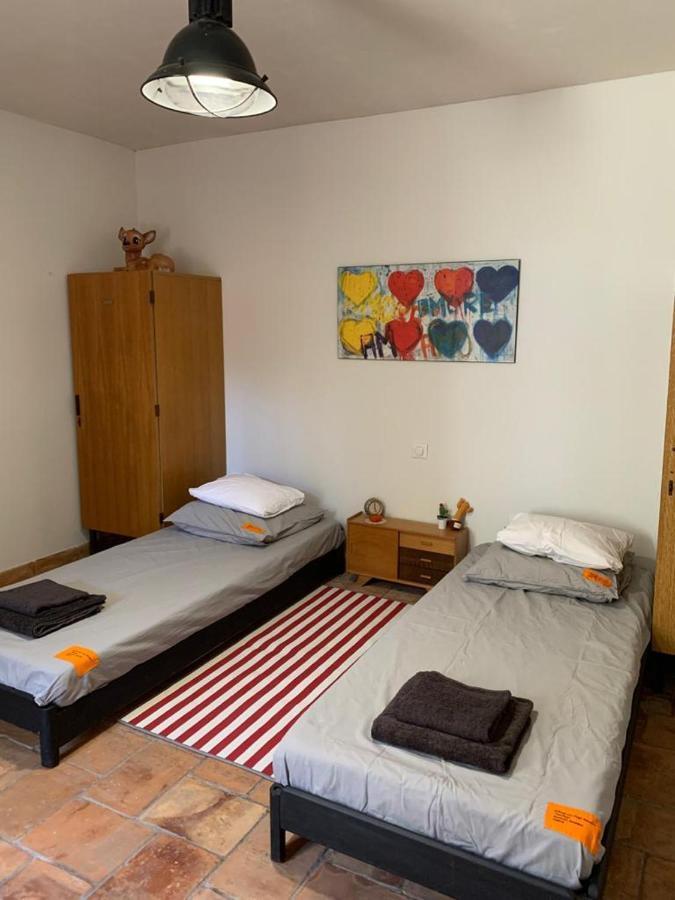 Bed and Breakfast Mas Carita Cabannes Exterior foto